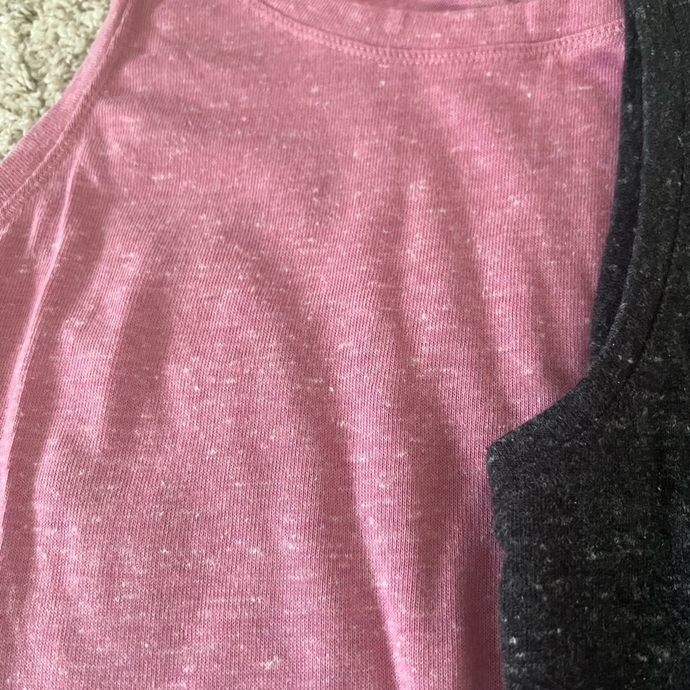⭐️ Firm Price ⭐️ NWOT Danskin Medium Tank tops - Picture 3 of 5